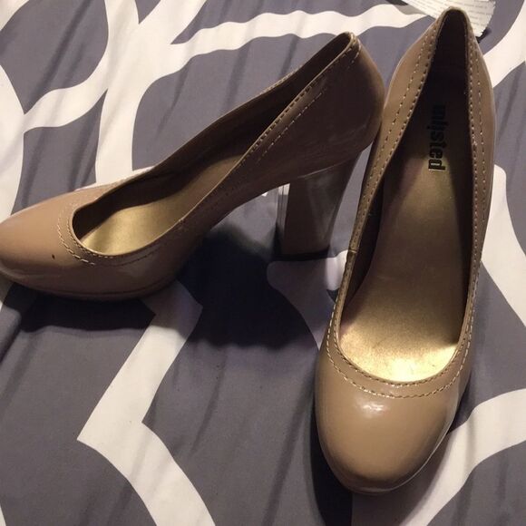 5/$25 Unlisted Patent leather heels 9.5 - Picture 2 of 8
